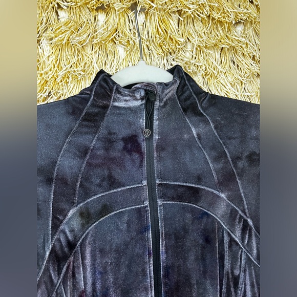 Lululemon💎NWOT💎Define Jacket *Velour💎
Interstellar Dark Grey Multi💎Size 4 - Picture 14 of 16